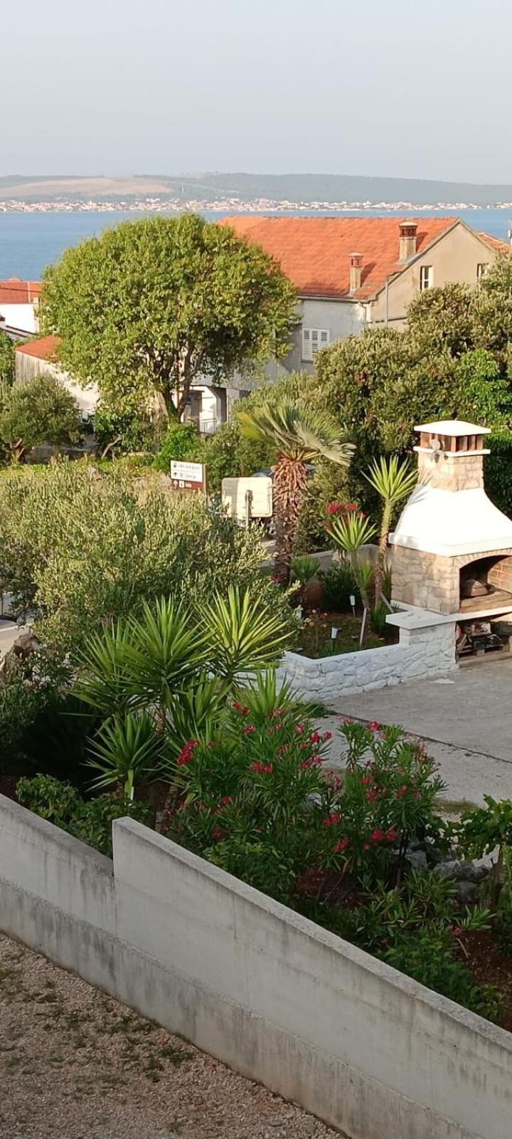 In With Sea View, Terrace, Air Conditioning, Wi-fi * Kali